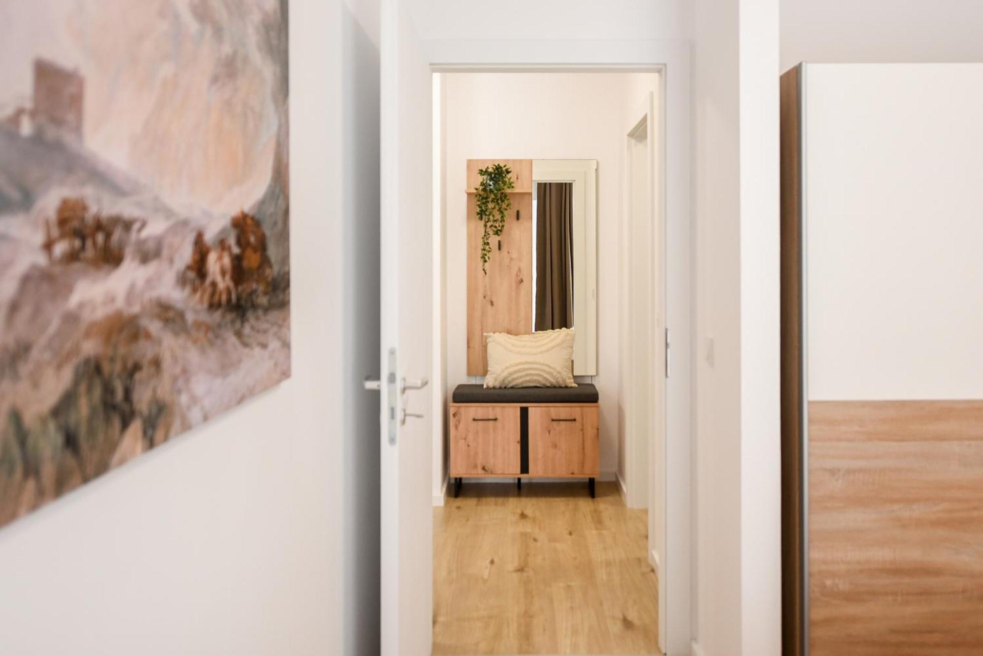 Perfect Stay: Urban Heaven In Aviatiei Business Area Bucharest Room photo